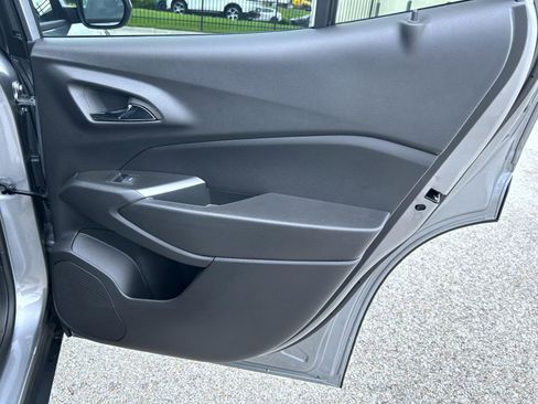 New 2025 Chevrolet Trax RS w/ Sunroof Package image 17