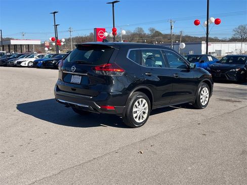 Used 2018 Nissan Rogue S image 5