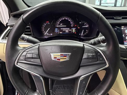 Used 2019 Cadillac XT5 FWD image 15