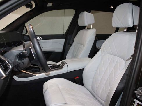 Certified 2024 BMW X7 xDrive40i w/ M Sport Package AWD/4WD image 12