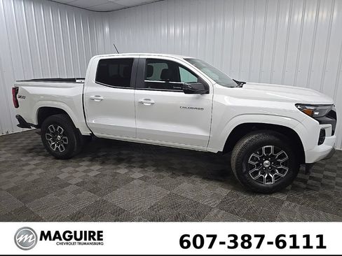 Used 2025 Chevrolet Colorado Z71 AWD/4WD image 1