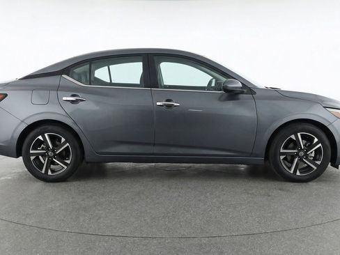 Used 2025 Nissan Sentra SV FWD image 11