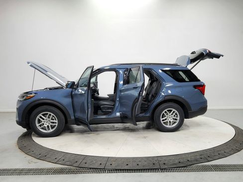 New 2026 Ford Explorer Active w/ Active Comfort Package RWD image 12