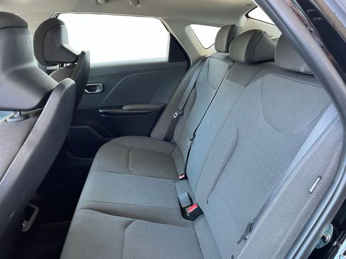 Used 2025 Kia K4 LXS image 29