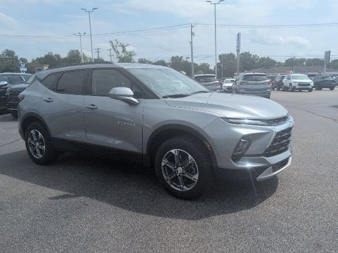 Used 2024 Chevrolet Blazer LT w/ Convenience Package FWD image 9