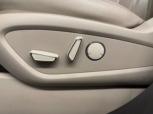 Used 2023 Lincoln Nautilus FWD image 26