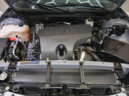 Used 2005 Pontiac Bonneville SE image 32