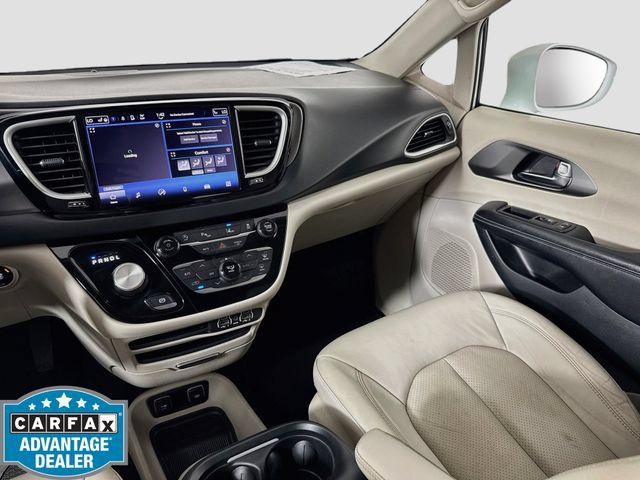 Used 2021 Chrysler Pacifica Touring-L FWD image 22