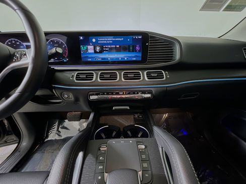 Used 2024 Mercedes-Benz GLE 350 4MATIC w/ AMG Line Exterior image 25