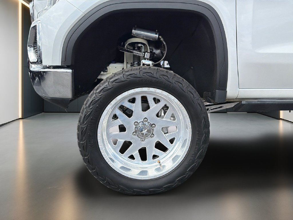 Used 2019 GMC Sierra 1500 SLT w/ SLT Premium Plus Package AWD/4WD image 10
