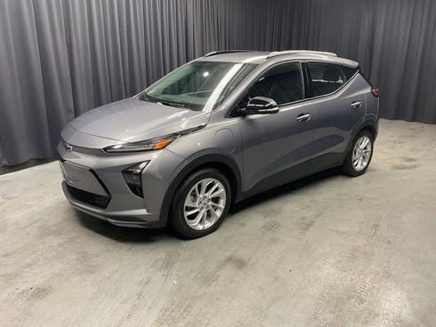 Used 2023 Chevrolet Bolt EUV LT w/ Comfort Package image 2