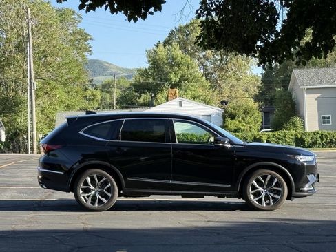 Used 2024 Acura MDX SH-AWD w/ Technology Package image 3