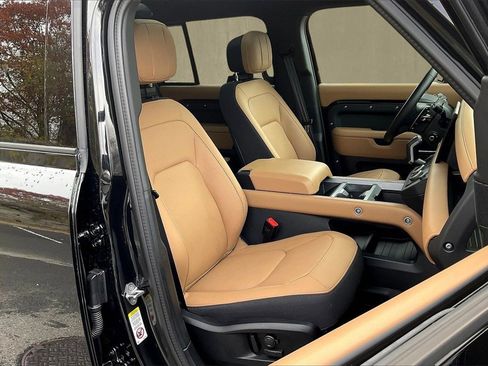 Used 2025 Land Rover Defender 110 V8 image 29