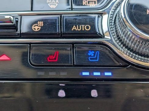 Used 2022 Lincoln Corsair Reserve w/ Elements Package FWD image 20