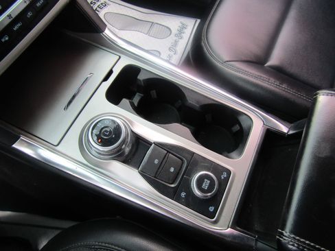 Used 2021 Ford Explorer XLT w/ Equipment Group 202A image 20