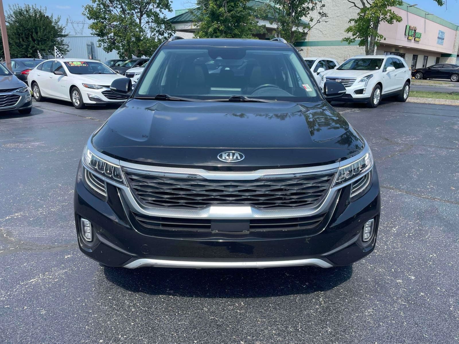 Used 2021 Kia Seltos SX w/ SX Sunroof Package AWD/4WD image 2