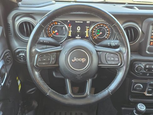 Used 2021 Jeep Gladiator Sport image 9
