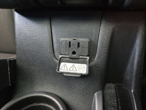 Used 2015 Jeep Wrangler Unlimited Sahara w/ Connectivity Group AWD/4WD image 52