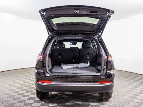 New 2026 Jeep Grand Cherokee Altitude image 40