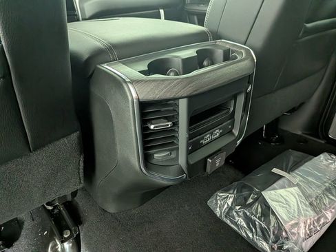 New 2026 RAM 2500 Laramie AWD/4WD image 33