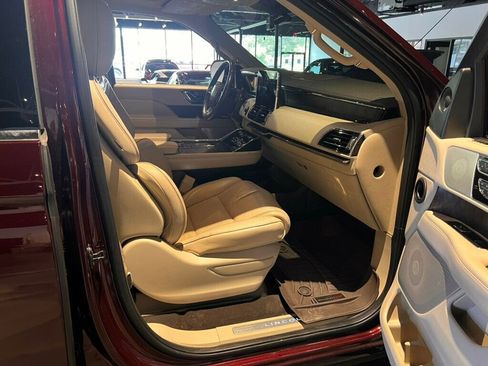 Used 2019 Lincoln Navigator Reserve AWD/4WD image 31