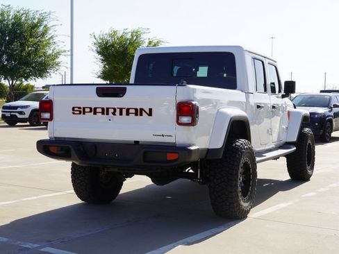 Used 2025 Jeep Gladiator Sport AWD/4WD image 9