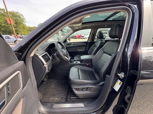 Certified 2023 Volkswagen Atlas SE w/ Panoramic Sunroof Package AWD/4WD image 35