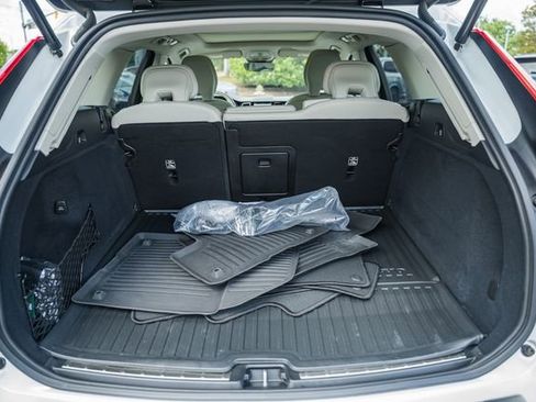 Certified 2025 Volvo XC60 T8 Ultra w/ Protection Package Premier AWD/4WD image 10