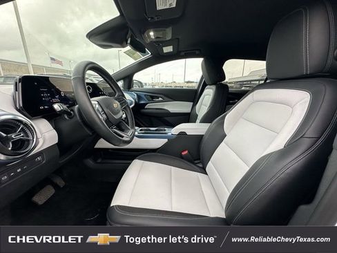 Used 2025 Chevrolet Equinox EV LT w/ Convenience Package FWD image 9
