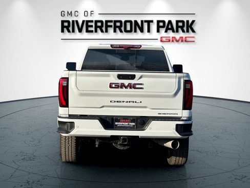 Used 2024 GMC Sierra 3500 Denali w/ Denali Reserve Package image 4