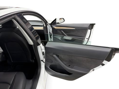 Certified 2023 Tesla Model 3 Standard Range RWD image 12