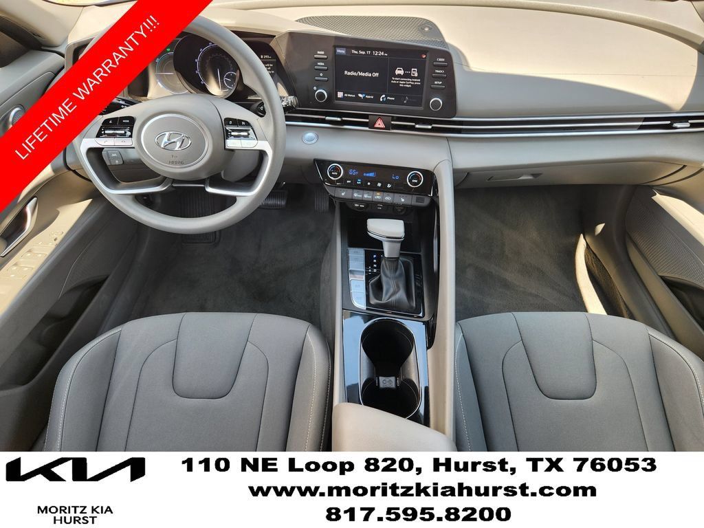 Used 2023 Hyundai Elantra Blue FWD image 5