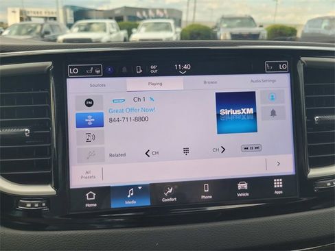 Used 2024 Chrysler Pacifica Touring-L image 23