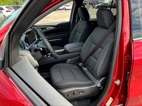 New 2026 Chevrolet Traverse LT image 9