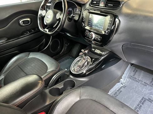 Used 2017 Kia Soul ! FWD image 17
