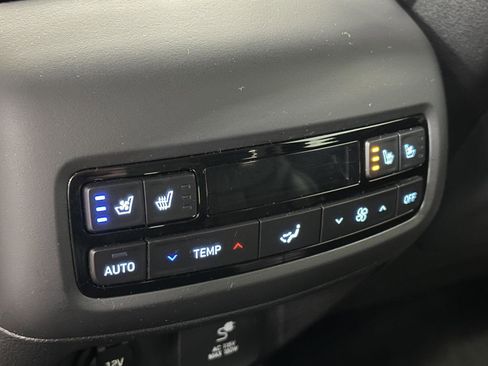 Used 2023 Hyundai Palisade Limited image 32