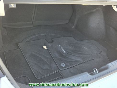 Used 2023 Hyundai Elantra Limited image 15