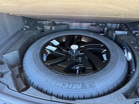 Used 2025 Land Rover Discovery Sport S AWD/4WD image 39