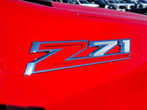 Used 2023 Chevrolet Silverado 1500 LT image 12