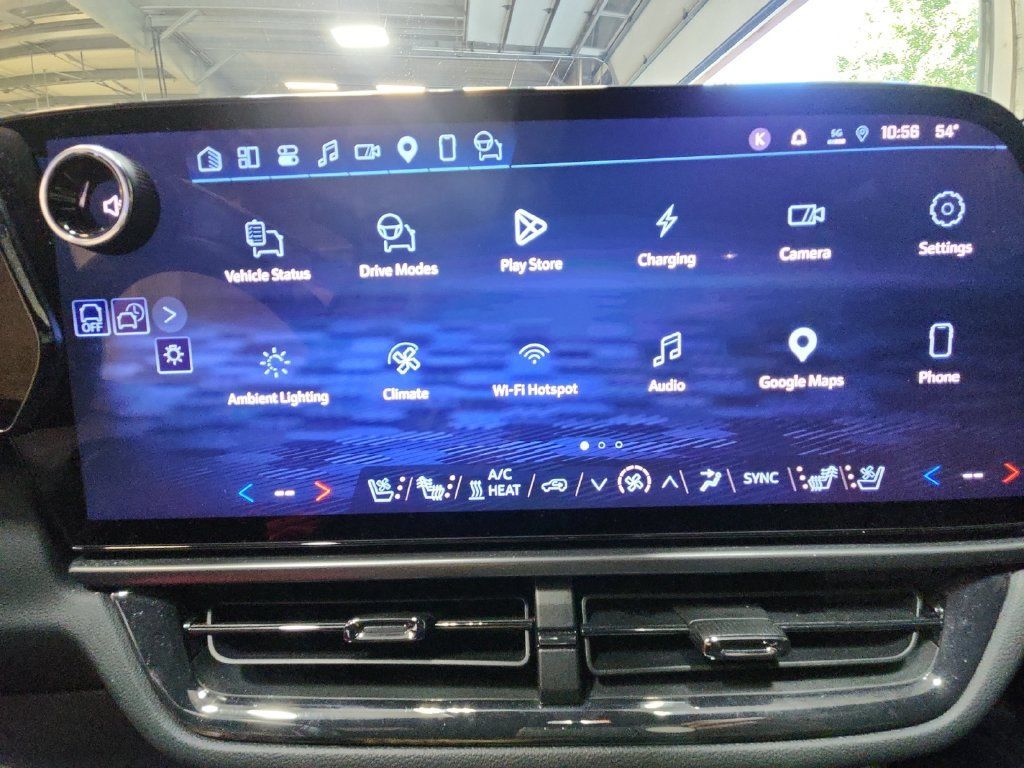 Used 2024 Chevrolet Equinox EV RS AWD/4WD image 19