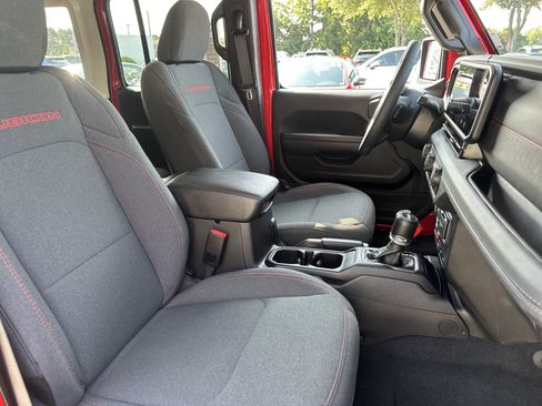 Used 2026 Jeep Wrangler Unlimited Rubicon AWD/4WD image 13