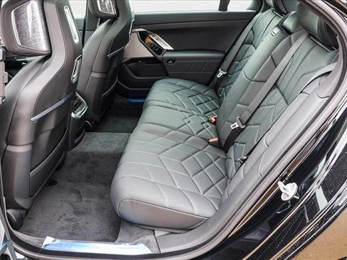 New 2025 BMW i7 eDrive50 w/ Premium Package image 20