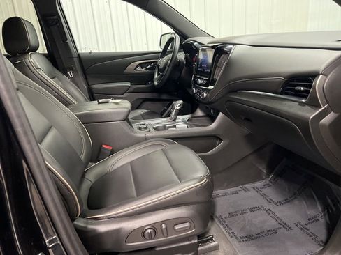 Certified 2023 Chevrolet Traverse Premier w/ Redline Edition image 8