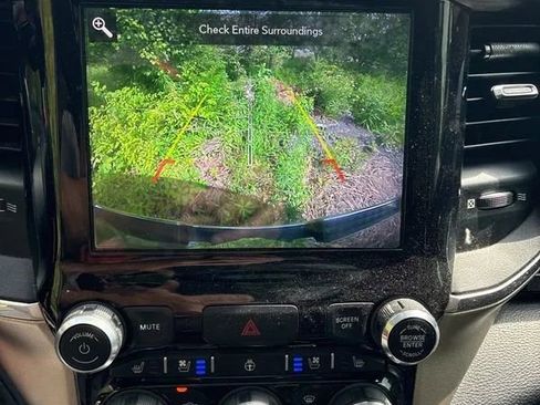Used 2019 RAM 1500 Laramie AWD/4WD image 22