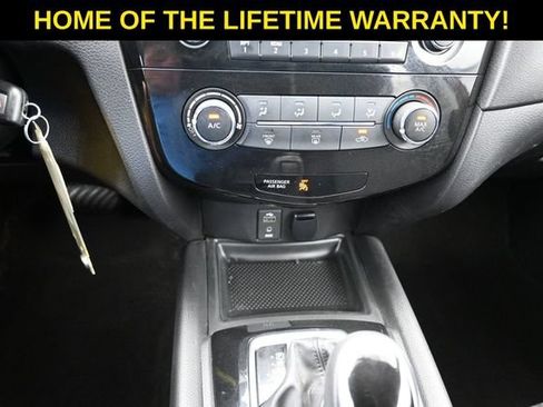 Used 2017 Nissan Rogue S AWD/4WD image 31