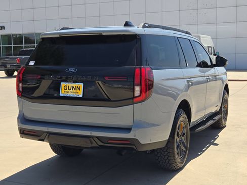 Used 2025 Ford Expedition Tremor AWD/4WD image 3