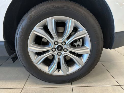 Used 2024 Ford Edge Titanium w/ Equipment Group 301A AWD/4WD image 8
