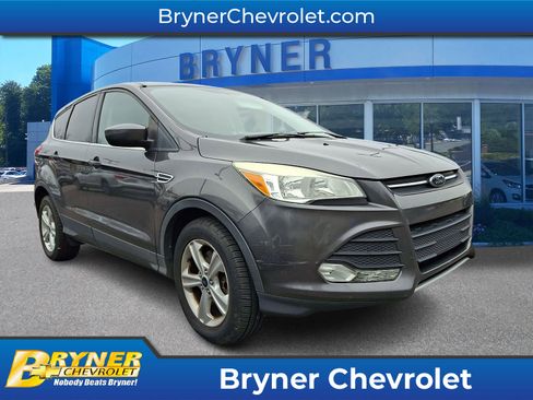 Used 2015 Ford Escape SE image 1