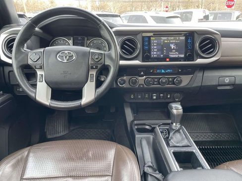 Used 2019 Toyota Tacoma Limited image 14