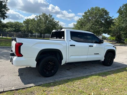Used 2022 Toyota Tundra SR5 w/ SR5 Convenience Package AWD/4WD image 5